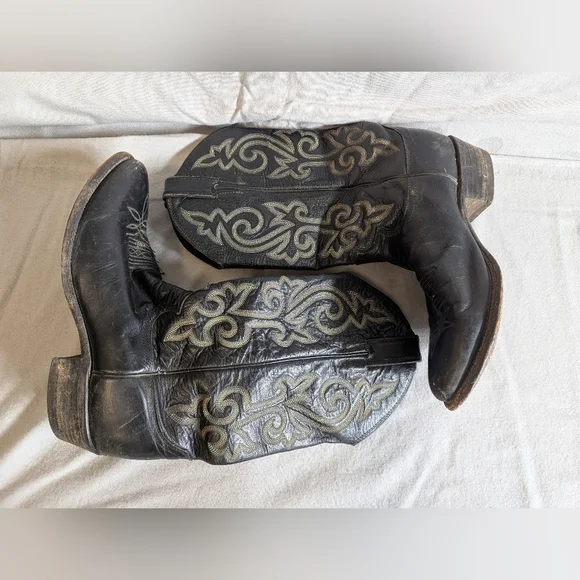 Justin Black Leather Cowboy Boots with Embroidered Design - Picture 3 of 7